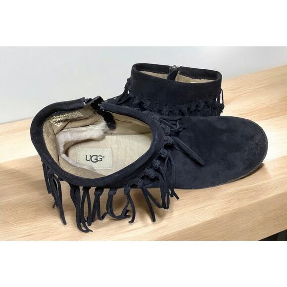 Ugg knotted fringes braided sidewall bootie bohemian flair women’s 9 black - Picture 3 of 7